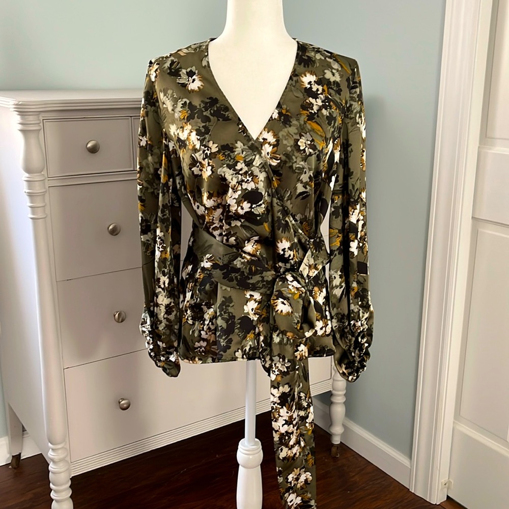 NWoT Crossover Blouse